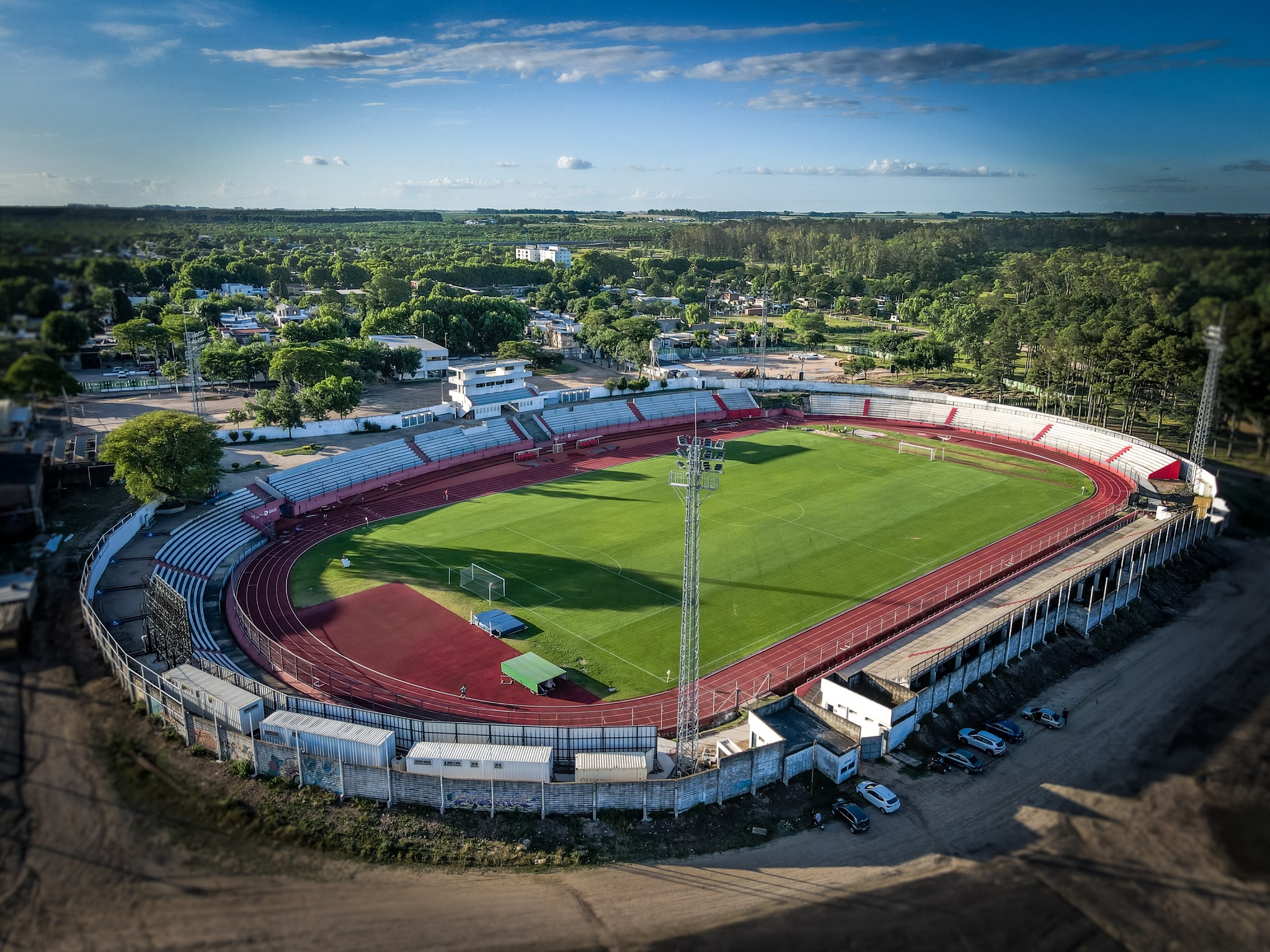 Sábado 21: tribuna en homenaje a los campeones y partido en el estadio Landoni