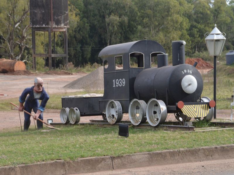 letras corp u00f3reas y monumento al tren  blanquillo  prensa idd  