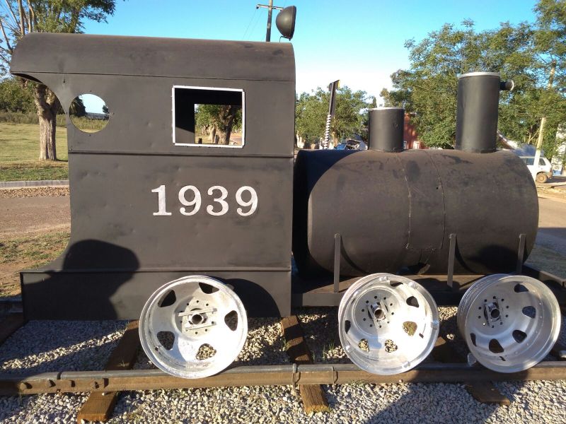 monumento al tren en blanquillo  prensa idd  